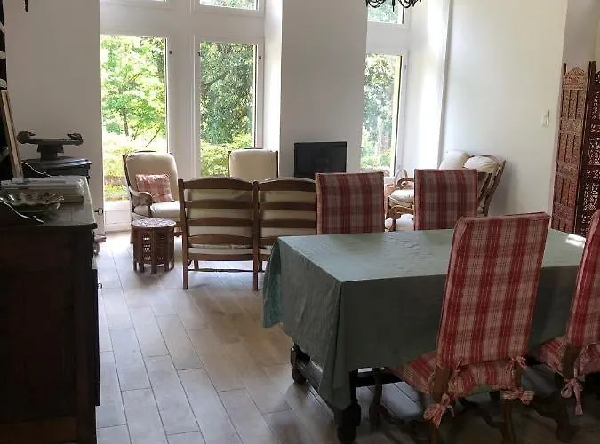 L'abbaye Du Chateau Du Vallier Langoiran