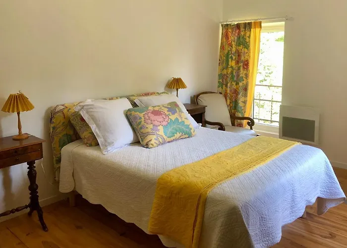 L'abbaye Du Chateau Du Vallier Сasa de vacaciones