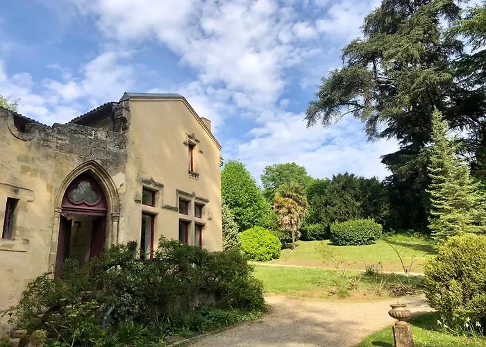 L'abbaye Du Chateau Du Vallier Сasa de vacaciones