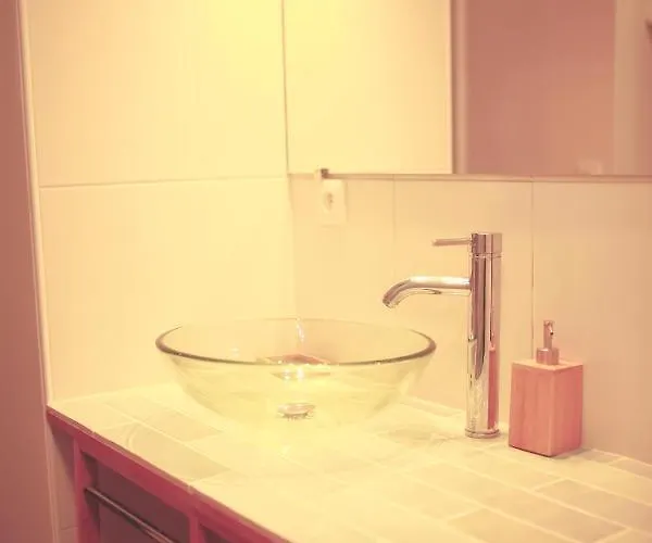 L'abbaye Du Chateau Du Vallier Сasa de vacaciones